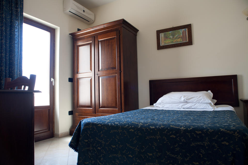 Hotel Ristorante Villa Pegaso San Pietro Infine Room photo